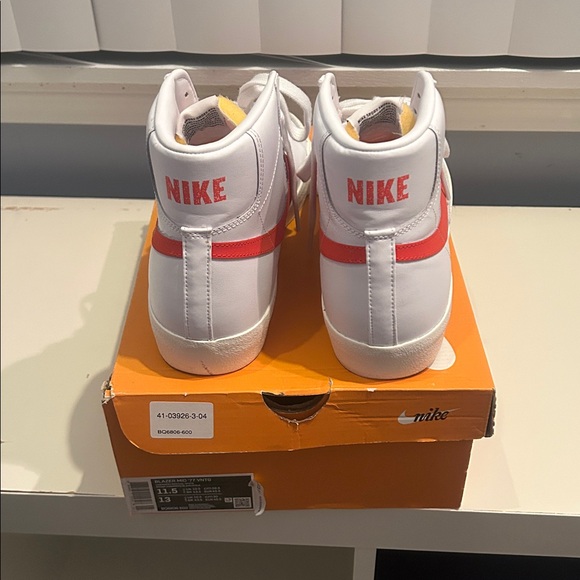 Nike Blazer - Picture 3 of 3